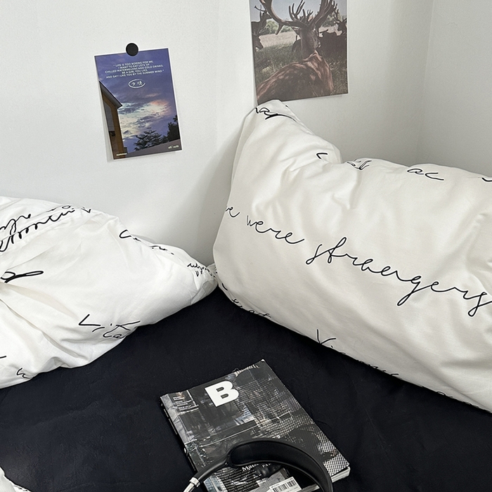 91家纺网 家纺一手货源 找家纺 柚可家居 2024秋季新款40支全棉斜纹四件套-小漫春 英文信 实拍第二组