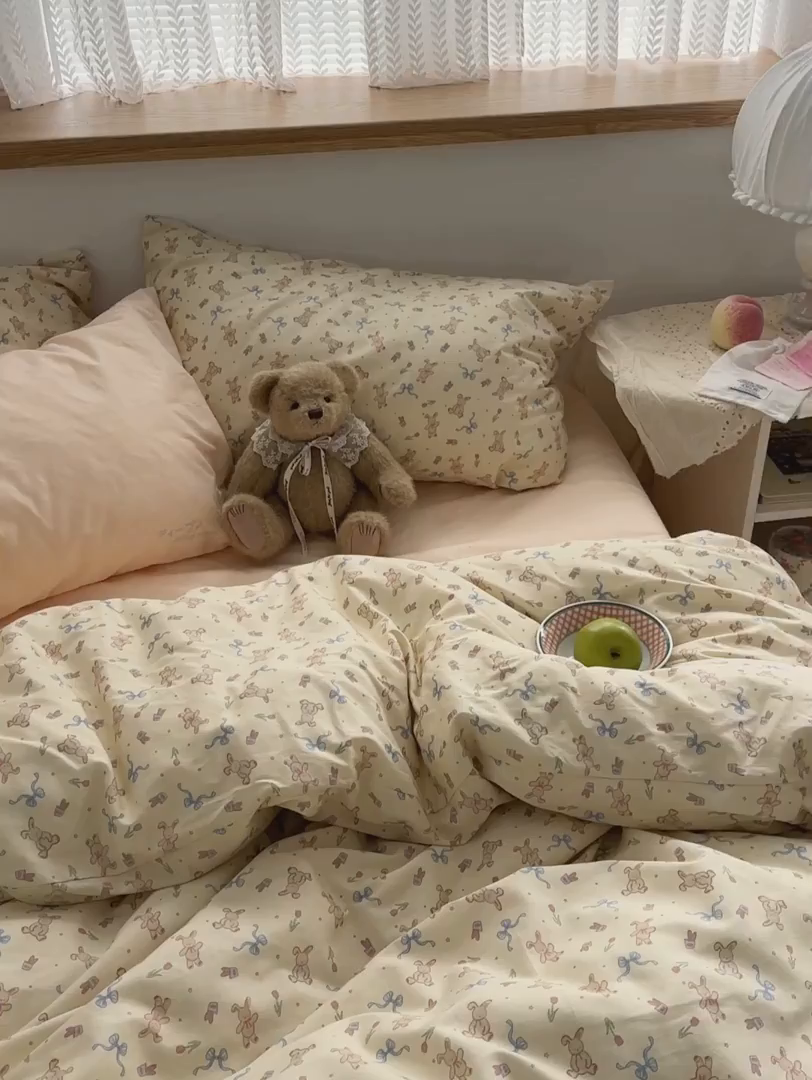 91家纺网 家纺一手货源 找家纺 柚可家居 2024秋季新款40支全棉斜纹四件套-小漫春 贝拉兔兔