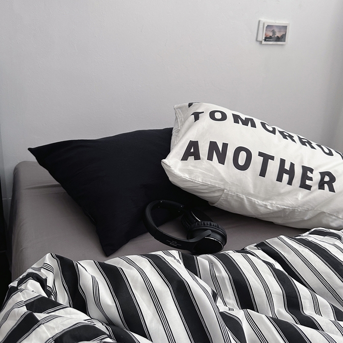 91家纺网 家纺一手货源 找家纺 柚可家居 2024秋季新款40支全棉斜纹四件套-小漫春 午夜巴黎（第二组）