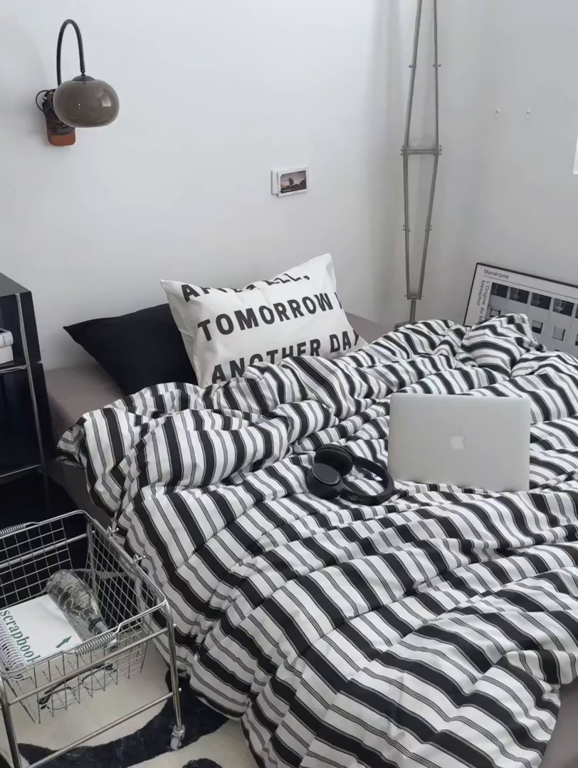 91家纺网 家纺一手货源 找家纺 柚可家居 2024秋季新款40支全棉斜纹四件套-小漫春 午夜巴黎（第二组）