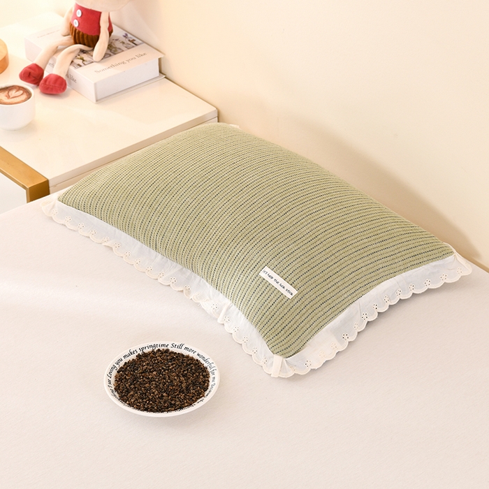 91家纺网 家纺一手货源 找家纺 金牛枕芯 2025新款全棉双层纱荞麦枕简约条纹学生儿童枕头枕芯护颈枕 纱布条花边枕-绿色