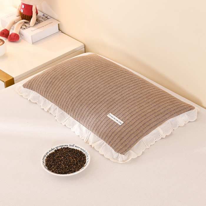 91家纺网 家纺一手货源 找家纺 金牛枕芯 2025新款全棉双层纱荞麦枕简约条纹学生儿童枕头枕芯护颈枕 纱布条花边枕-咖啡色