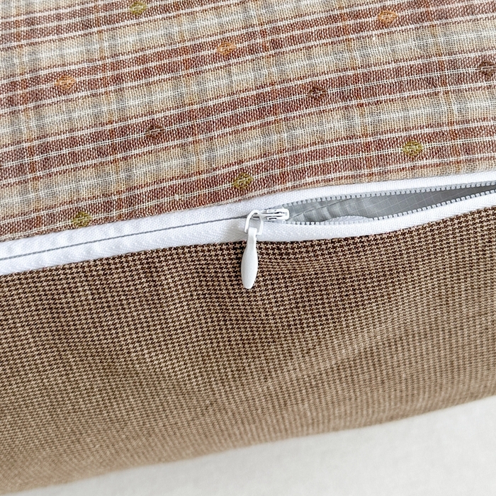 91家纺网 家纺一手货源 找家纺 金牛枕芯 2025新款花蝴蝶荞麦枕头全棉双层纱儿童枕芯学生护颈枕 蝴蝶花护颈枕-卡其色