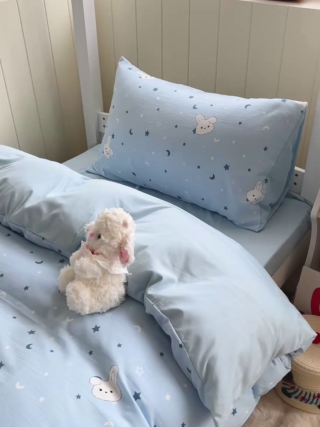 91家纺网 家纺一手货源 找家纺 朵朵2025新款水洗云朵糯糯棉三四件套水洗棉简约风ins风小碎花学生宿舍床被套床单款床笠款三四件套——单被套 星空兔