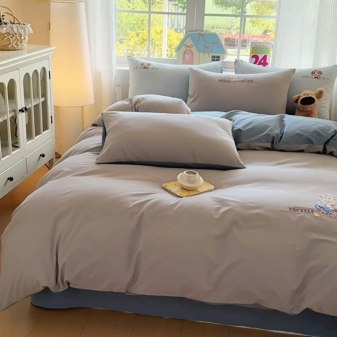 91家纺网 家纺一手货源 找家纺 （总）雲归梦 2025春夏新款全棉纯棉刺绣潮熊学院派系列四件套