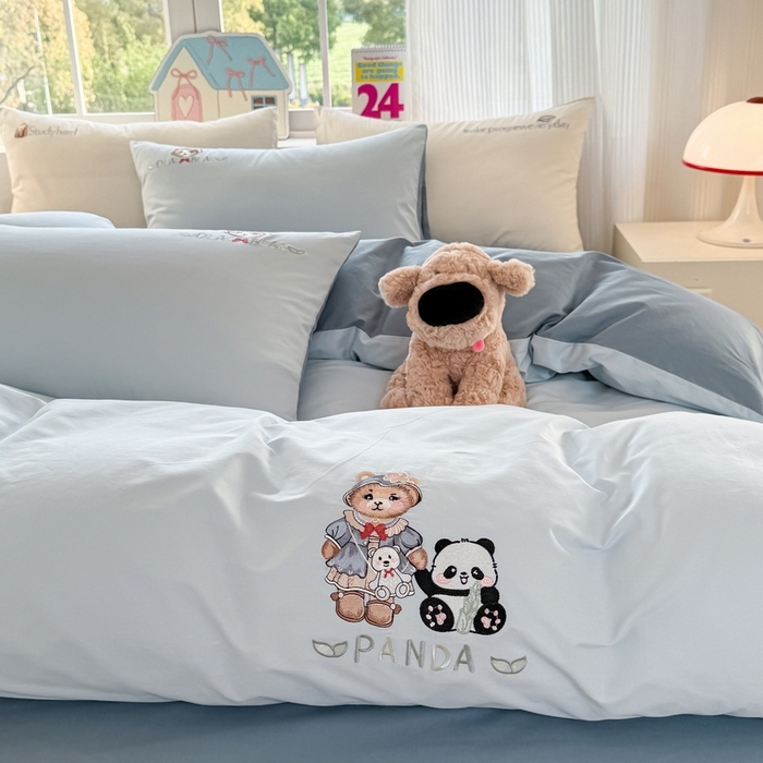 91家纺网 家纺一手货源 找家纺 （总）雲归梦 2025春夏新款全棉纯棉刺绣潮熊学院派系列四件套