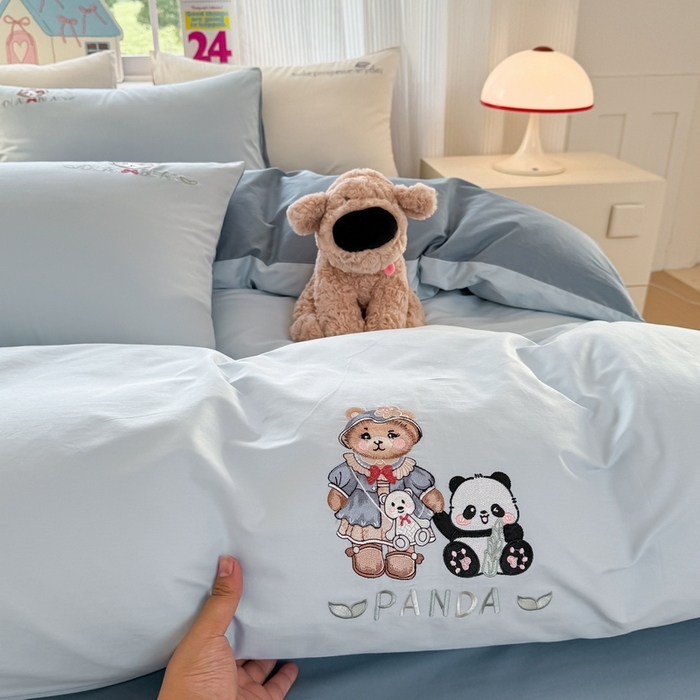 91家纺网 家纺一手货源 找家纺 （总）雲归梦 2025春夏新款全棉纯棉刺绣潮熊学院派系列四件套