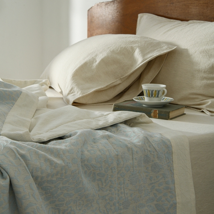 91家纺网 家纺一手货源 找家纺 简家居 2025新款简约亲肤夏被夏凉被空调被 艾丽丝的画-蓝色