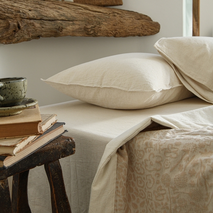 91家纺网 家纺一手货源 找家纺 简家居 2025新款简约亲肤夏被夏凉被空调被 艾丽丝的画-麻色