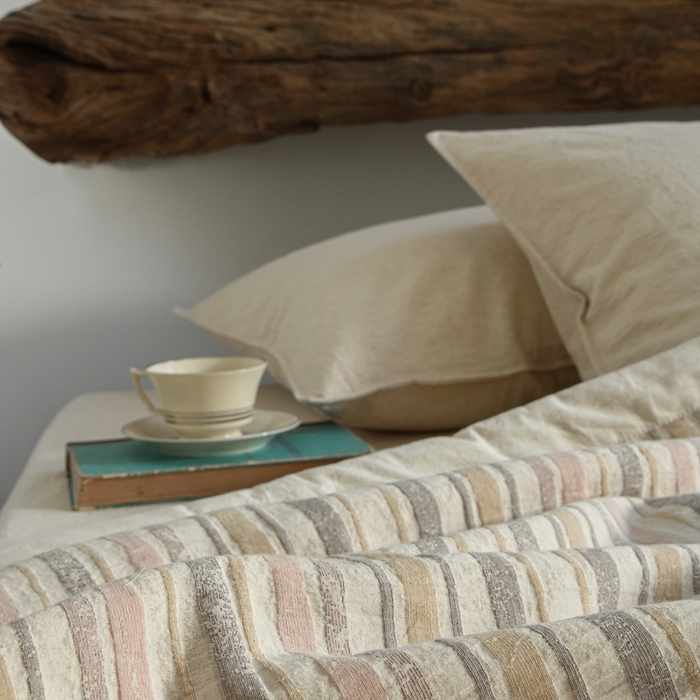 91家纺网 家纺一手货源 找家纺 简家居 2025新款简约亲肤夏被夏凉被空调被 旧日告白-奶茶粉