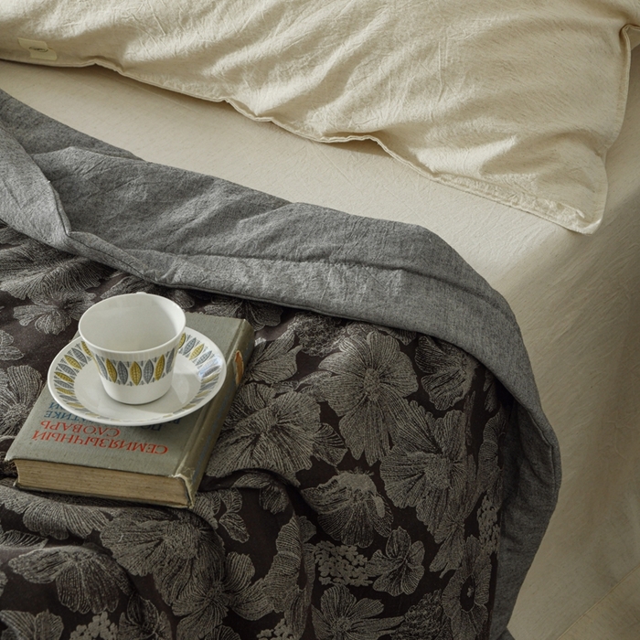 91家纺网 家纺一手货源 找家纺 简家居 2025新款简约亲肤夏被夏凉被空调被 夏被-百色花开