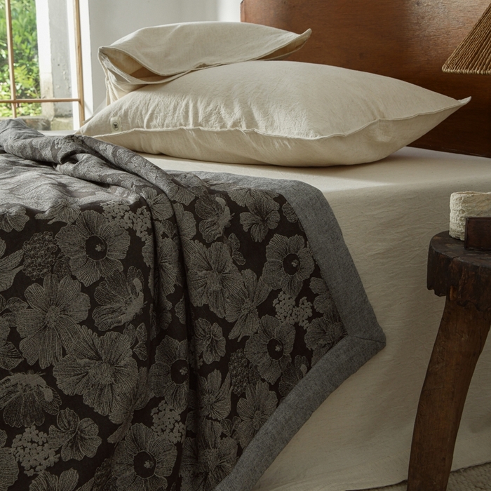 91家纺网 家纺一手货源 找家纺 简家居 2025新款简约亲肤夏被夏凉被空调被 夏被-百色花开