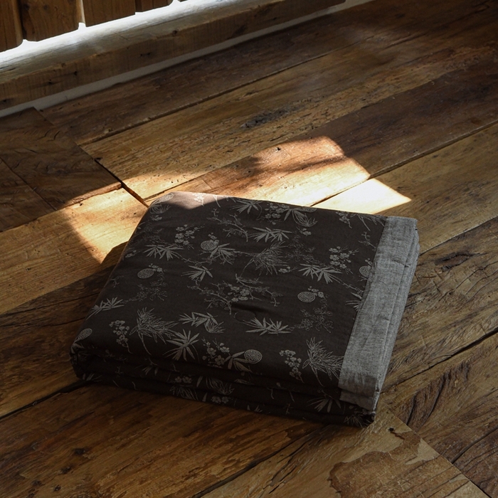 91家纺网 家纺一手货源 找家纺 简家居 2025新款简约亲肤夏被夏凉被空调被 夏被-邻家小院