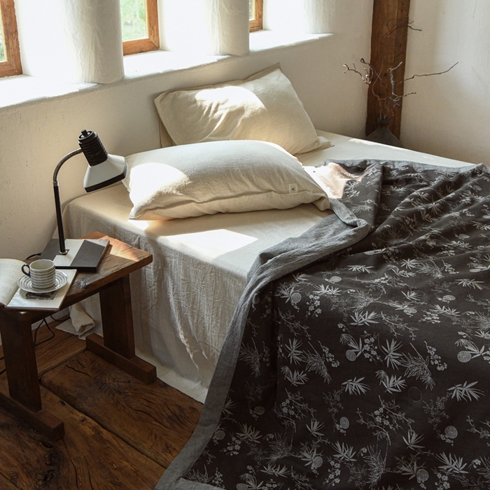 91家纺网 家纺一手货源 找家纺 简家居 2025新款简约亲肤夏被夏凉被空调被 夏被-邻家小院