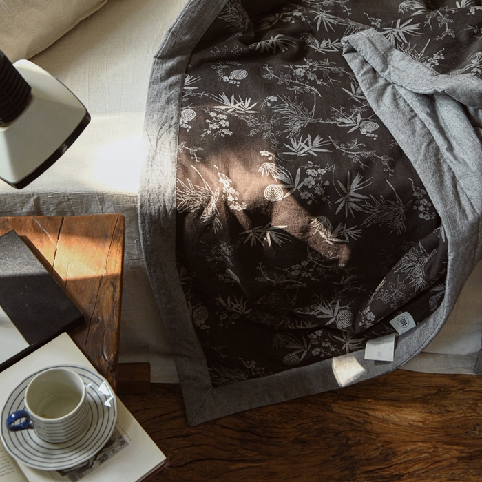 91家纺网 家纺一手货源 找家纺 简家居 2025新款简约亲肤夏被夏凉被空调被 夏被-邻家小院