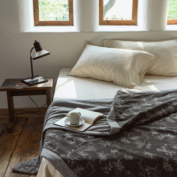 91家纺网 家纺一手货源 找家纺 简家居 2025新款简约亲肤夏被夏凉被空调被 夏被-邻家小院