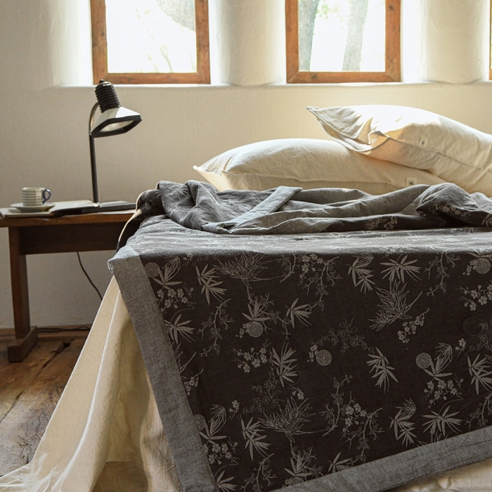 91家纺网 家纺一手货源 找家纺 简家居 2025新款简约亲肤夏被夏凉被空调被 夏被-邻家小院