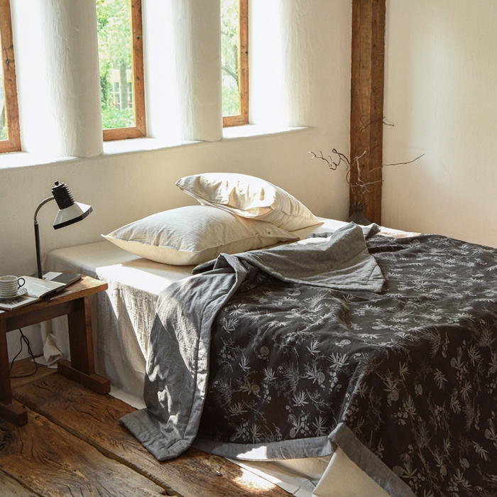 91家纺网 家纺一手货源 找家纺 简家居 2025新款简约亲肤夏被夏凉被空调被 夏被-邻家小院