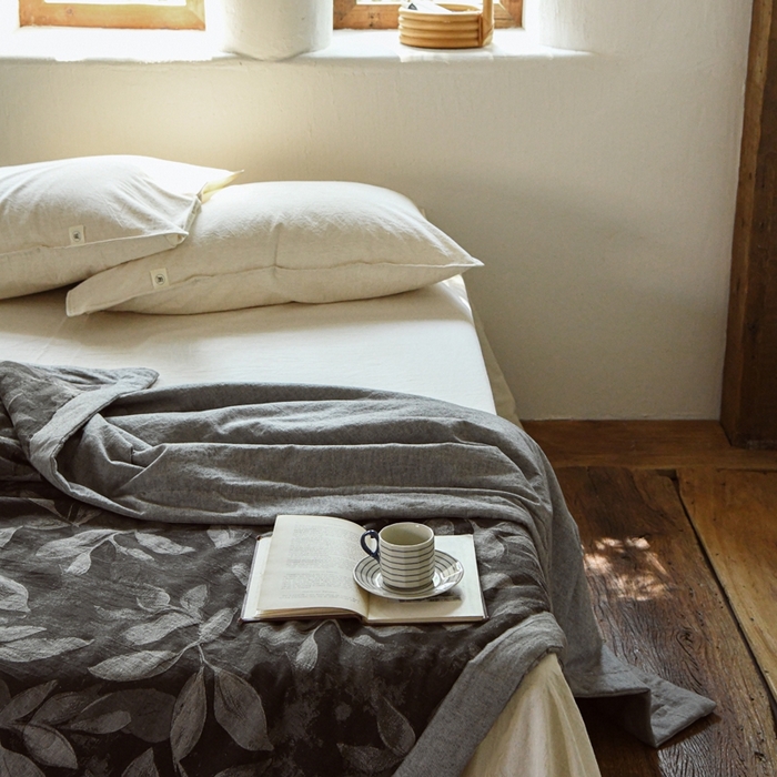 91家纺网 家纺一手货源 找家纺 简家居 2025新款简约亲肤夏被夏凉被空调被 夏被-蔓藤