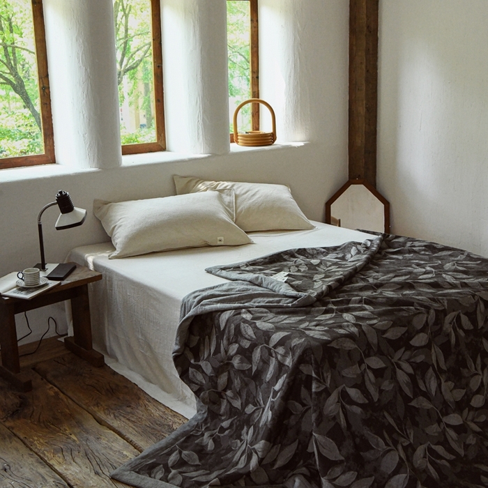 91家纺网 家纺一手货源 找家纺 简家居 2025新款简约亲肤夏被夏凉被空调被 夏被-蔓藤