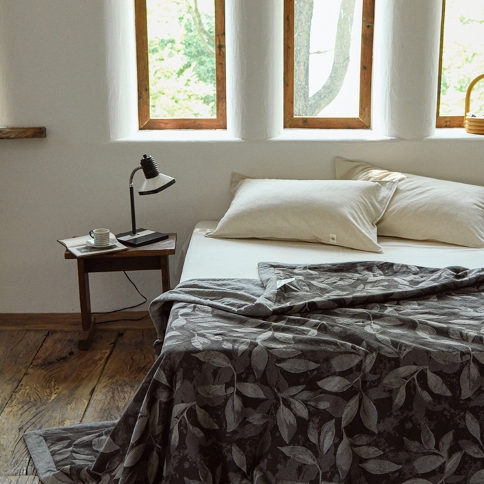 91家纺网 家纺一手货源 找家纺 简家居 2025新款简约亲肤夏被夏凉被空调被 夏被-蔓藤