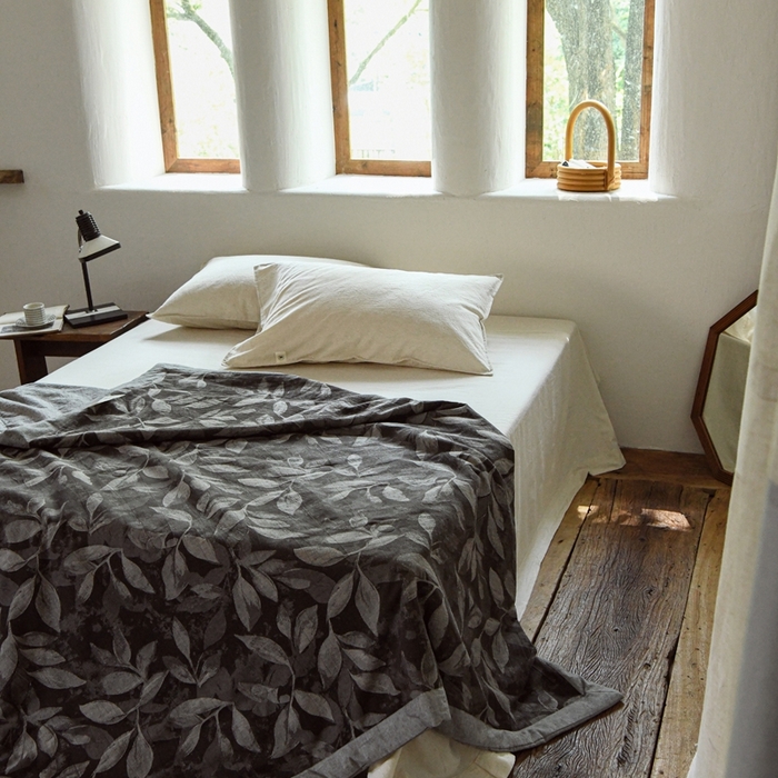 91家纺网 家纺一手货源 找家纺 简家居 2025新款简约亲肤夏被夏凉被空调被 夏被-蔓藤