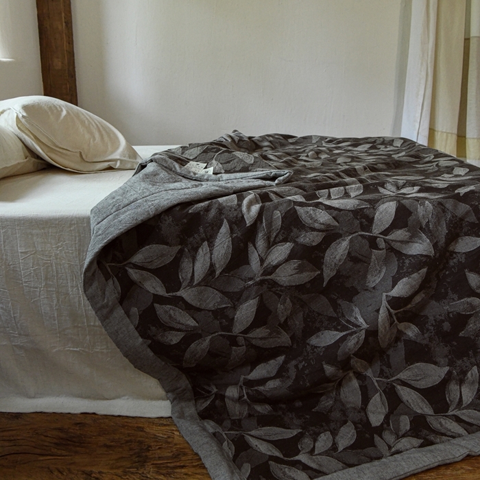 91家纺网 家纺一手货源 找家纺 简家居 2025新款简约亲肤夏被夏凉被空调被 夏被-蔓藤