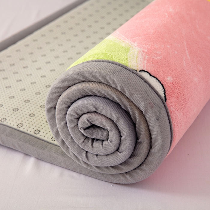 91家纺网 家纺一手货源 找家纺 北辰 2024新款印花绒地垫床边垫床垫褥子打地铺神器客厅地垫可定制 彩虹狗宝