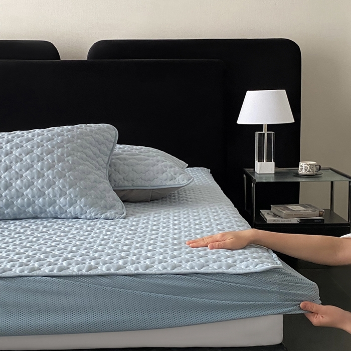 91家纺网 家纺一手货源 找家纺 （总）时亿家居 2025新款复合包边云豆豆床笠款凉席