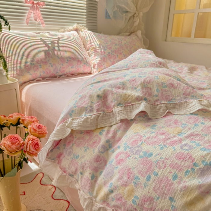 91家纺网 家纺一手货源 找家纺 繁花家居 2025新款云感棉提花学生季超温柔小花边四件套 半亩花田