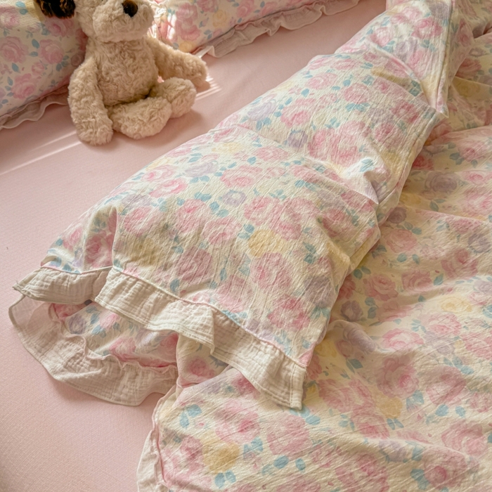 91家纺网 家纺一手货源 找家纺 繁花家居 2025新款云感棉提花学生季超温柔小花边四件套 半亩花田