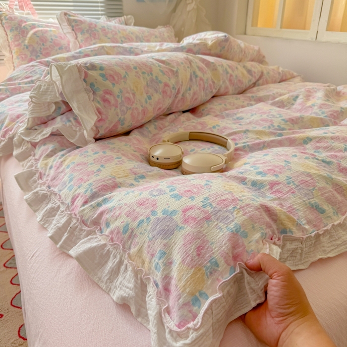 91家纺网 家纺一手货源 找家纺 繁花家居 2025新款云感棉提花学生季超温柔小花边四件套 半亩花田