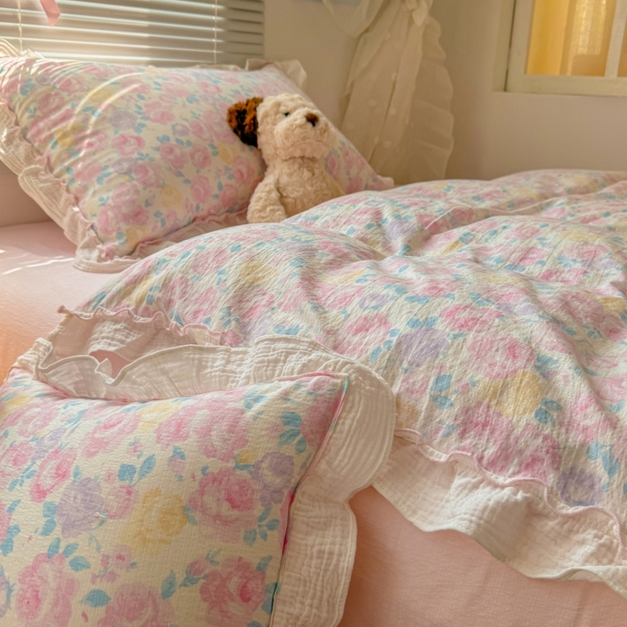 91家纺网 家纺一手货源 找家纺 繁花家居 2025新款云感棉提花学生季超温柔小花边四件套 半亩花田