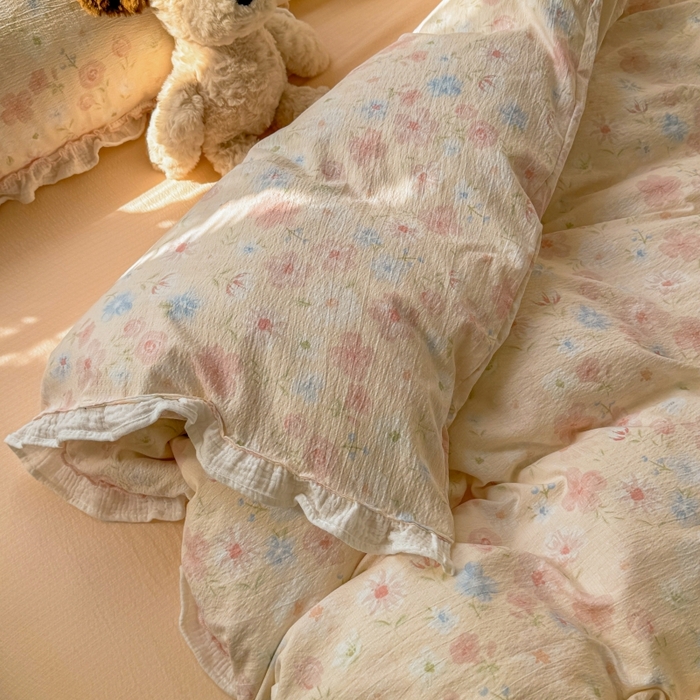 91家纺网 家纺一手货源 找家纺 繁花家居 2025新款云感棉提花学生季超温柔小花边四件套 芳华