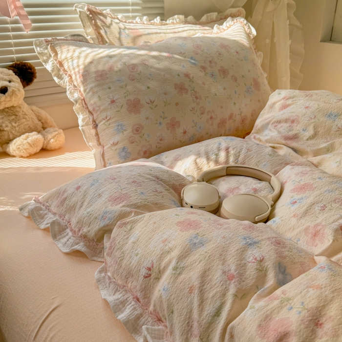 91家纺网 家纺一手货源 找家纺 繁花家居 2025新款云感棉提花学生季超温柔小花边四件套 芳华