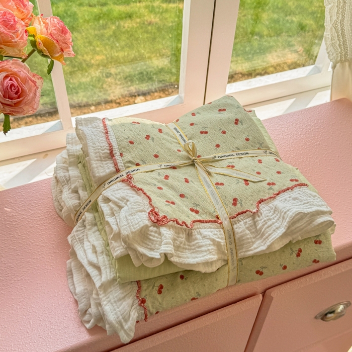 91家纺网 家纺一手货源 找家纺 繁花家居 2025新款云感棉提花学生季超温柔小花边四件套 青樱