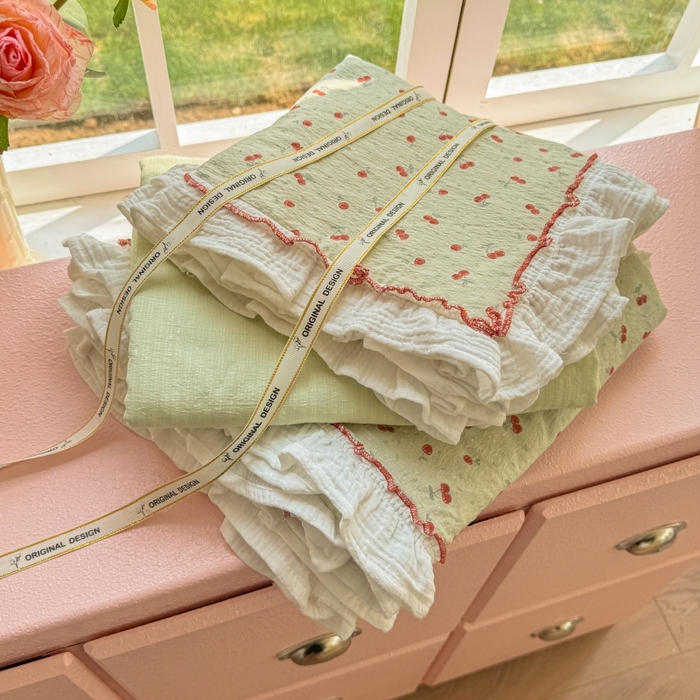 91家纺网 家纺一手货源 找家纺 繁花家居 2025新款云感棉提花学生季超温柔小花边四件套 青樱