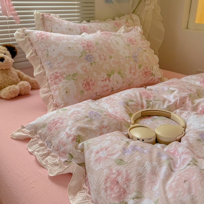 91家纺网 家纺一手货源 找家纺 繁花家居 2025新款云感棉提花学生季超温柔小花边四件套 秋水伊人