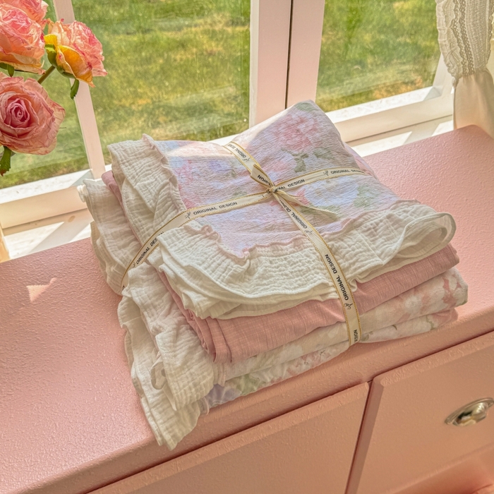 91家纺网 家纺一手货源 找家纺 繁花家居 2025新款云感棉提花学生季超温柔小花边四件套 秋水伊人