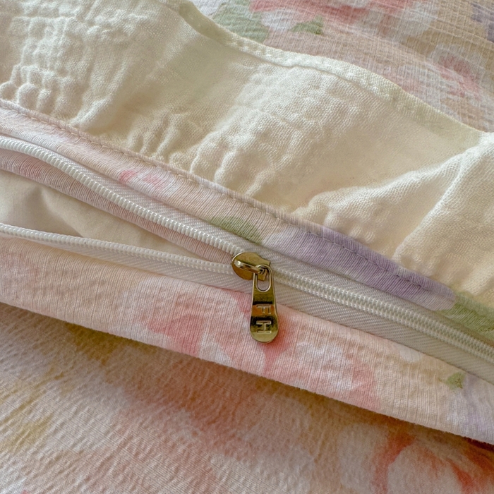 91家纺网 家纺一手货源 找家纺 繁花家居 2025新款云感棉提花学生季超温柔小花边四件套 秋水伊人