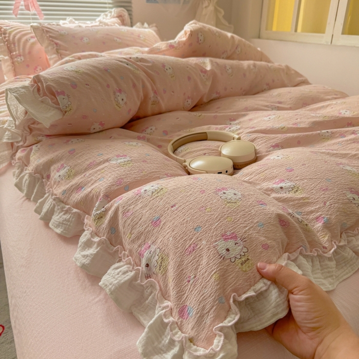 91家纺网 家纺一手货源 找家纺 繁花家居 2025新款云感棉提花学生季超温柔小花边四件套 圣代甜喵-粉