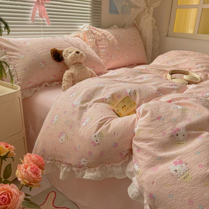 91家纺网 家纺一手货源 找家纺 繁花家居 2025新款云感棉提花学生季超温柔小花边四件套 圣代甜喵-粉