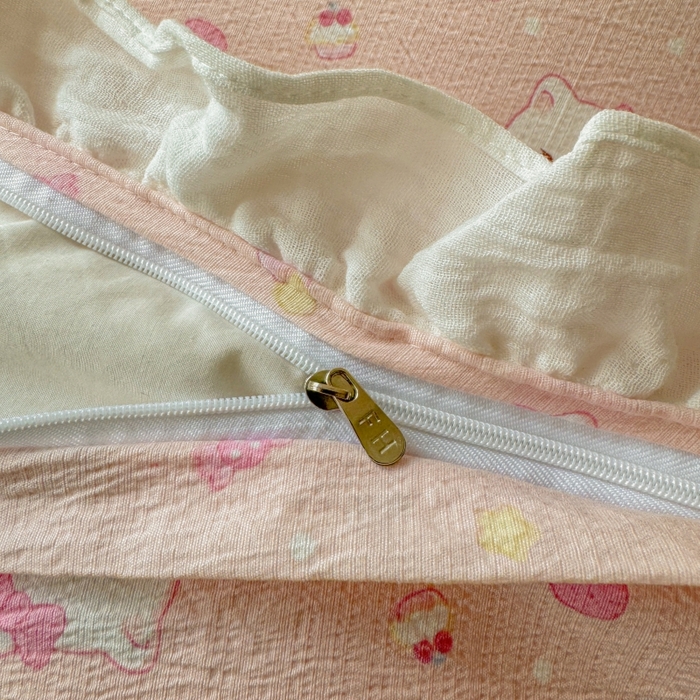 91家纺网 家纺一手货源 找家纺 繁花家居 2025新款云感棉提花学生季超温柔小花边四件套 圣代甜喵-粉