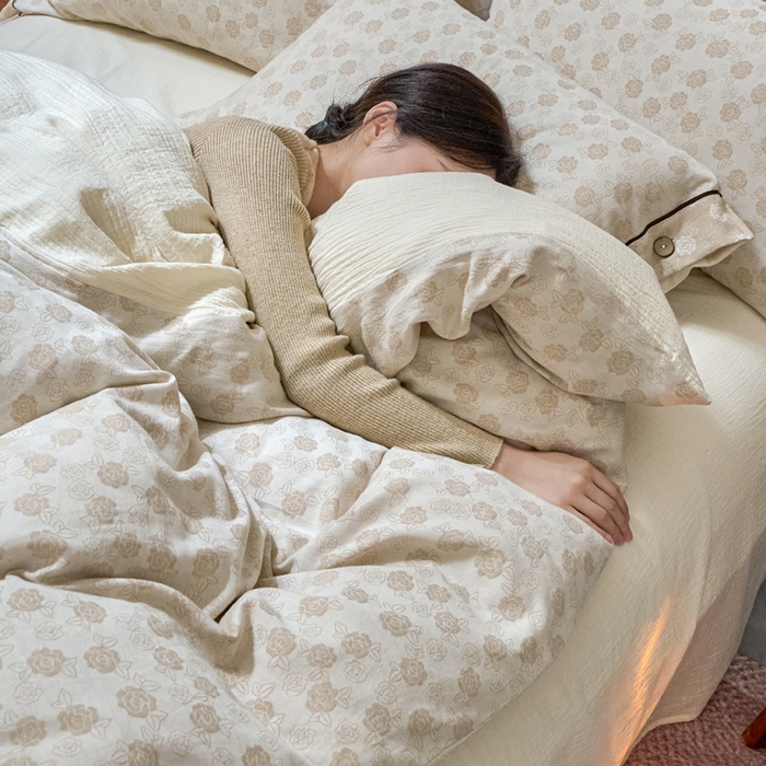 91家纺网 家纺一手货源 找家纺 春皖家纺 2025新款棉麻大提花双层纱系列四件套-纽扣款 愫朵