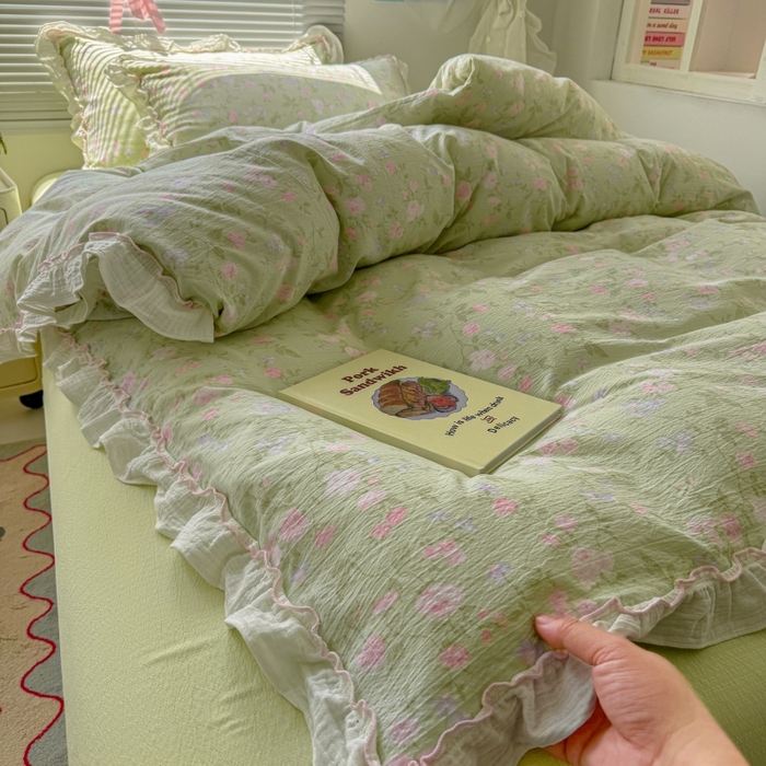 91家纺网 家纺一手货源 找家纺 繁花家居 2025新款云感棉提花学生季超温柔小花边四件套 叶雨浪漫