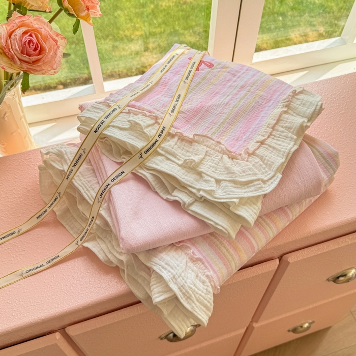 91家纺网 家纺一手货源 找家纺 繁花家居 2025新款云感棉提花学生季超温柔小花边四件套 一路生花