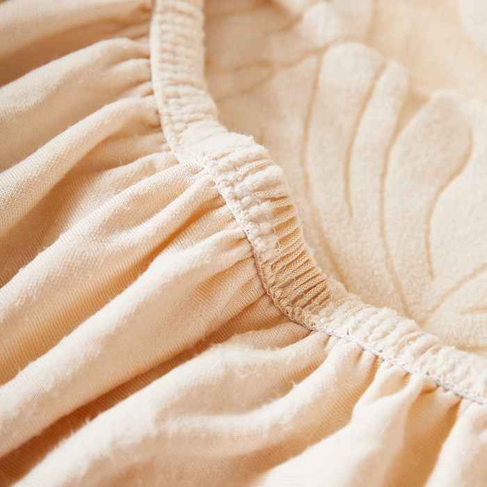 91家纺网 家纺一手货源 找家纺 丝绮鹿 2025新款羊羔绒直排松紧款沙发套-枫叶 枫叶-象牙黄