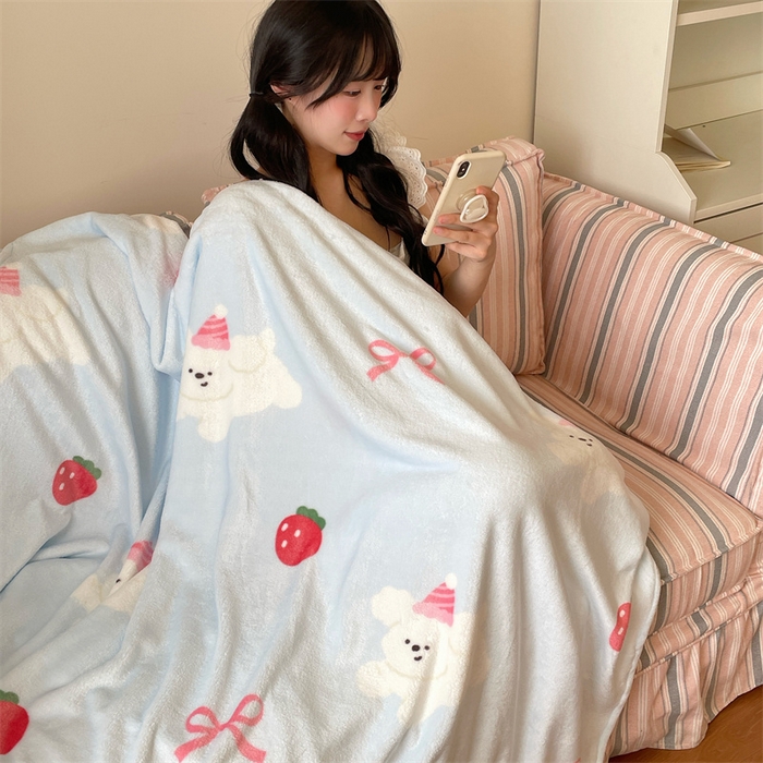 91家纺网 家纺一手货源 找家纺 顾里家纺 2025新款ins少女奶油治愈双面牛奶绒毯 草莓小狗