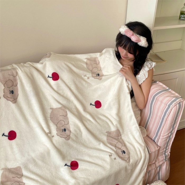 91家纺网 家纺一手货源 找家纺 顾里家纺 2025新款ins少女奶油治愈双面牛奶绒毯 趴趴熊