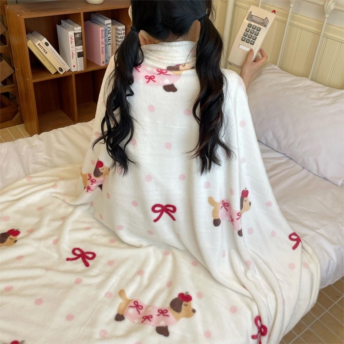 91家纺网 家纺一手货源 找家纺 顾里家纺 2025新款ins少女奶油治愈双面牛奶绒毯 波点腊肠狗